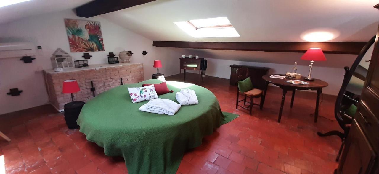 Bed And Breakfast La Grande Lauzade Le Luc Eksteriør billede